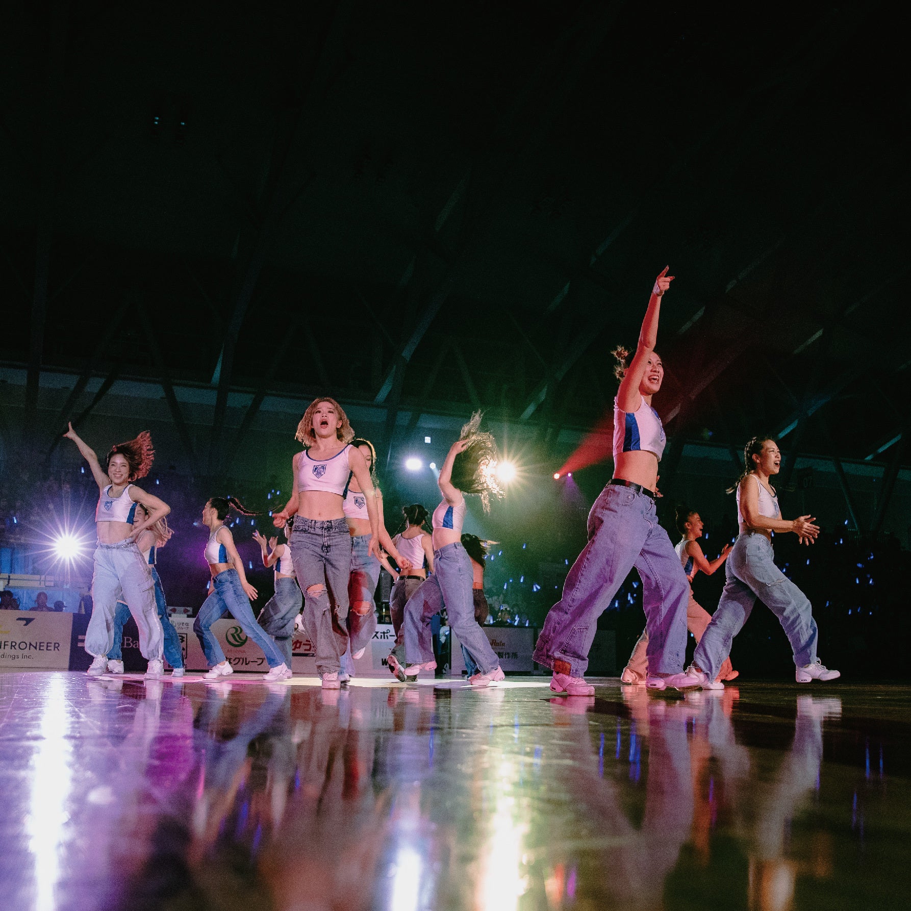 Blowin DANCERS Performance